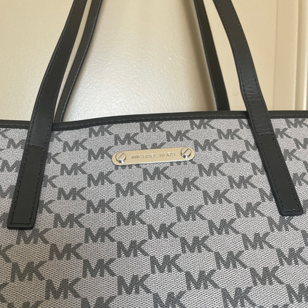 Michael Kors Emry Tote View 2